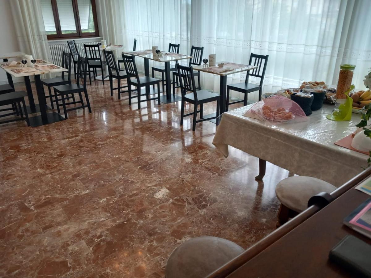 מרינה די קררה B&B Tra Mare E Marmo מראה חיצוני תמונה