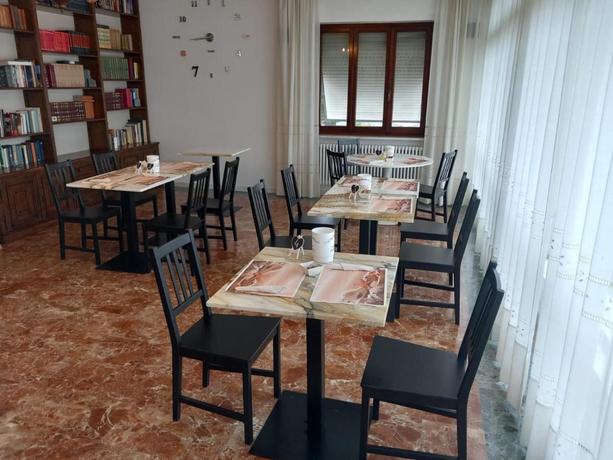 מרינה די קררה B&B Tra Mare E Marmo מראה חיצוני תמונה